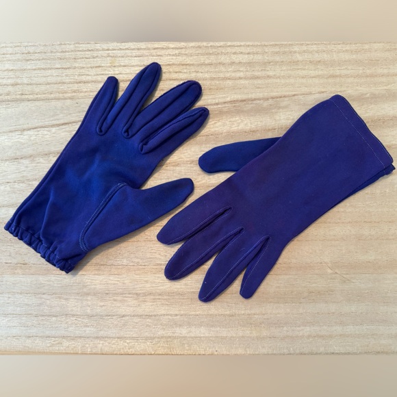 Vintage Sparkly Bold Blue Nylon and Fownes Blue Short Gloves - Picture 6 of 16